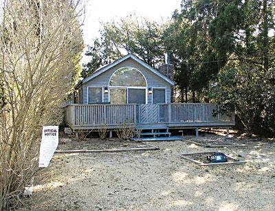 The owner of this small cottage on Wyandanch Lane in Beach Hampton is seeking to add on a second floor despite being restricted by East Hampton Town’s strict “pyramid” law.