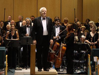 Mark Mangini conducted the Choral Society of the Hamptons during the summer concert Saturday evening.