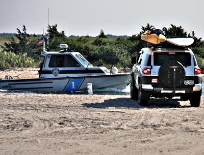 Vehicles parking on the beach at Maidstone Park have drawn the ire of some members of the Springs Citizens Advisory Committee, who complained to the East Hampton Town Trustees on Tuesday.