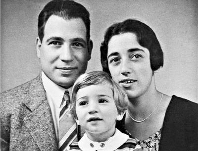 Frank Levy and his parents, Fritz and Hilda, in Berlin in 1936.