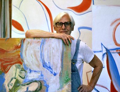 Willem de Kooning posed in his Springs studio for this October 1983 image.