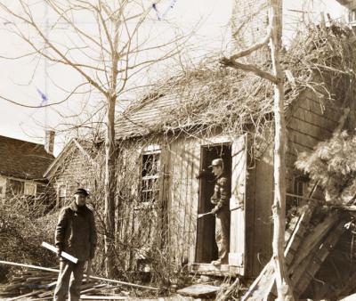 An 1850 Dominy woodworking shop, shortly before it and a companion clock shop were moved from their North Main Street site to Dudley Roberts Jr.’s Further Lane property in 1946