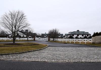 “It’s like Saratoga out in my backyard,” Peter Zamiska told the Bridgehampton Citizens Advisory Commitee on Monday of Campbell Stables, whose owner wants retroactive approval from the Southampton Town Planning Board for a horse “walker,” among other things.