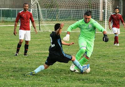 Maidstone and Tuxpan Win Herrick Soccer Semis