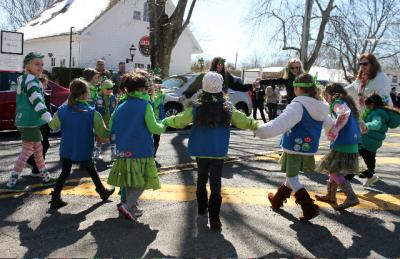 Participants in the 2013 Am O'Gansett Parade