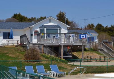 A long-dormant restaurant at the Breakers motel in Montauk will reopen.