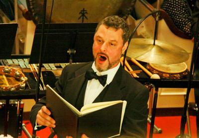 Dominic Inferrera, a baritone soloist, “dazzled with range and expressivity” during a Choral Society of the Hamptons concert on Saturday.