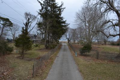 Jeff T. Blau is hoping to create a three-house compound on his land on Wainscott Pond.