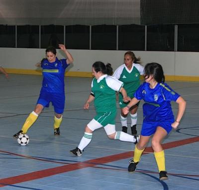 Emilse Gonzalez, with the ball above, won the women’s championship for Los Andes with her goal in the first half, and she was honored afterward for having been the season’s high-scorer.