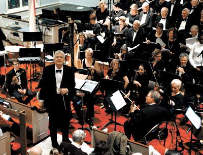 Mark Mangini skillfully guided the Choral Society of the Hamptons through the rough waters of Cecilia McDowall’s “Ave maris stella” at the society’s winter concert on Dec. 8.