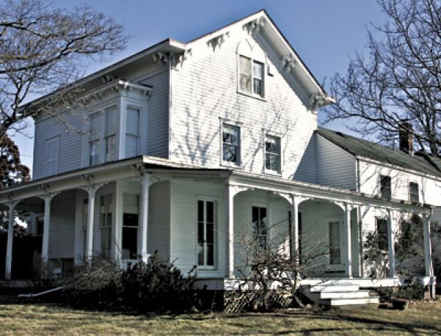 This North Haven house, on “Sayre’s Lot,” is still in the family.