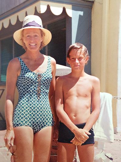 Robin Chandler Duke and her son Biddle in Southampton in 1970.