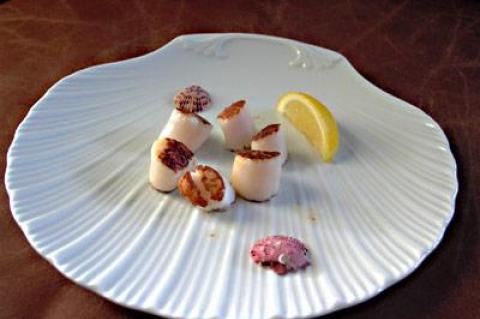 Scallops have a right to be left alone in order for their sweetness to shine.