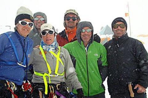 A little more than halfway up, the six mountaineers — Mary Scheerer, Brian Reiss, Shari Hymes, Scott Pleban, and Pete and Rob Spagnoli — posed for a photo.