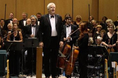 Mark Mangini conducted the Choral Society of the Hamptons during the summer concert Saturday evening.