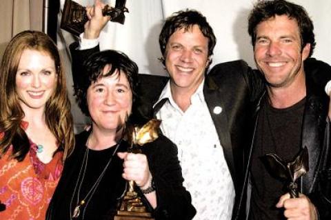 Julianne Moore, Christine Vachon, Todd Haynes, and Dennis Quaid, from left, posed with their Independent Spirit Awards for the film “Far From Heaven” in 2003.