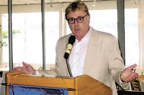 Steven Gaines spoke about his unsuccessful 2011 race for East Hampton Town councilman at a Hadassah lunch on Friday.