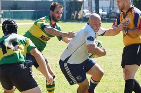 Brian Anderson of the Montauk Sharks broke for daylight Saturday against a rugby side from Montclair, N.J.