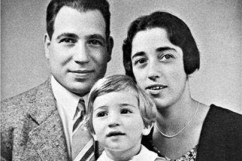 Frank Levy and his parents, Fritz and Hilda, in Berlin in 1936.