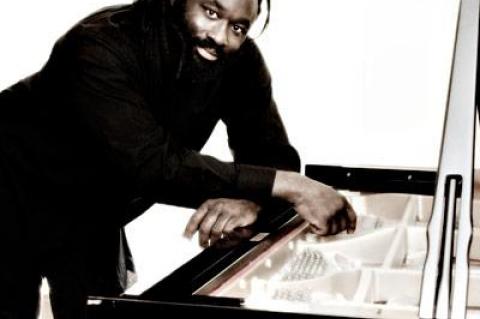 Awadagin Pratt, a pianist, returns to the Southampton Cultural Center on Saturday for the 10th anniversary of its Rising Stars series.