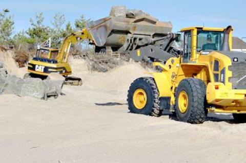 A state judge has issued a restraining order blocking a Georgica Beach-front property owner from continuing work on a protective sea wall.