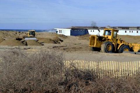 Bulldozers yesterday moved earth and sand at the former East Deck Motel in Montauk, fortifying the property’s seaward edge.