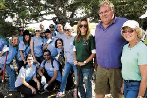 95A crew of volunteers from Reader’s Digest’s Home and Garden magazine pitched in to help the Montauk Village Association on Tuesday.