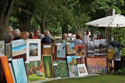 Guild Hall’s Clothesline Art Sale will take place Saturday from 9 a.m. to 4 p.m. An institution for professional and amateur decorators and armchair aesthetes, the sale boasts hundreds of paintings, prints, collages, photographs, and small sculptures, all by East End artists. There is nothing that costs more than $2,200, and many works can be found for $75.