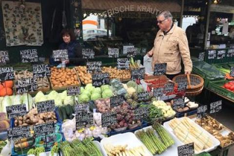 Despite the traditional Viennese preference for fried and boiled meats and potatoes, the markets offer a colorful array of seasonal and imported produce. Below, a meal of tafelspitz is preceded by broth with noodles or sliced pancakes.