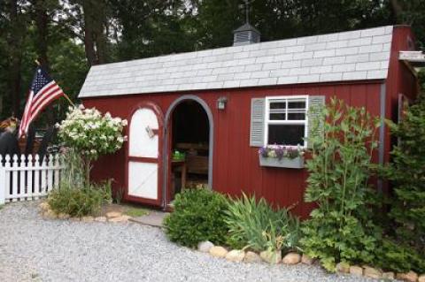 Spring Close Farms Nursery and Farm Stand in East Hampton cultivates a narrow acre-plus ribbon for 20 varieties of tomatoes and a whole lot more.