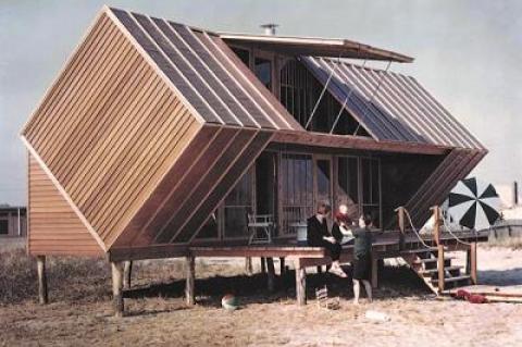 Irwin and Joyce Hunt hired Andrew Geller to design their house on Fire Island.