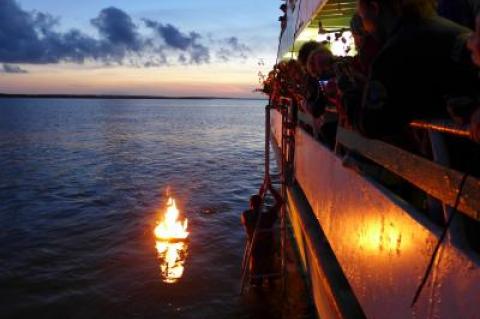 In a Viking-style burial at sea of his ashes in Napeague Bay, family and friends said goodbye on Saturday to the late Stuart Vorpahl. Mr. Vorpahl, who died in January, was a commercial fisherman.