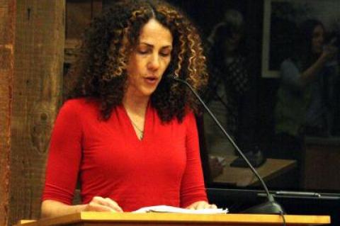 Minerva Perez of Organizacion Latino Americana asked the East Hampton Town Board on Thursday to maintain separation between local police and federal immigration enforcement efforts.