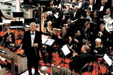 Mark Mangini skillfully guided the Choral Society of the Hamptons through the rough waters of Cecilia McDowall’s “Ave maris stella” at the society’s winter concert on Dec. 8.