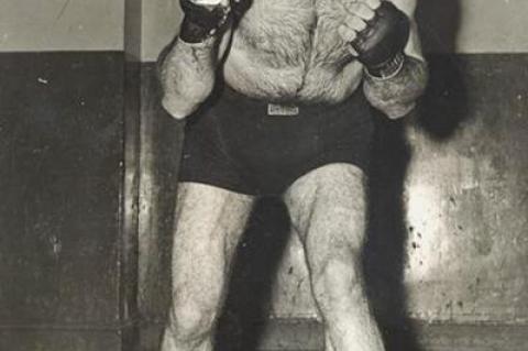 Abe Simon fought for the heavyweight title in two bouts with Joe Louis in the early 1940s.